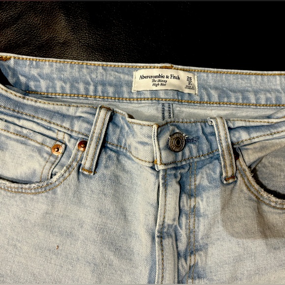 Abercrombie Skinny High Rise Jeans - Picture 2 of 4